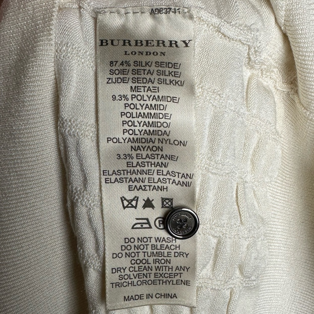 Authentic‎ Burberry London Silk Blouse - Picture 10 of 15